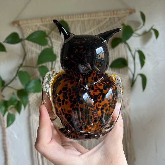 🦉 Hand-Blown Art Glass Owl Figurine – Tortoiseshell & White Murano Style Decor - Picture 3 of 13